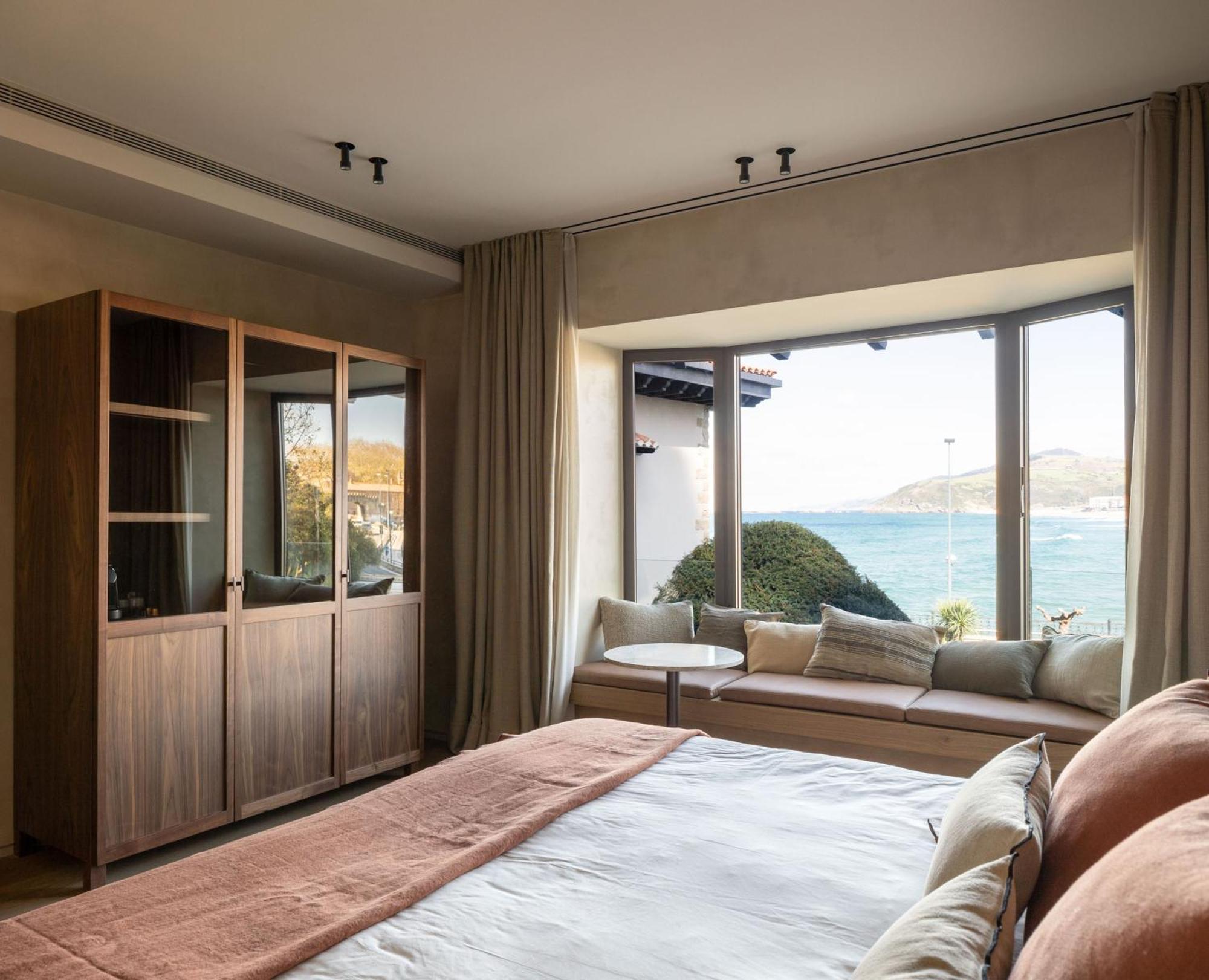 Hotel Ur Bare Zarautz Bagian luar foto
